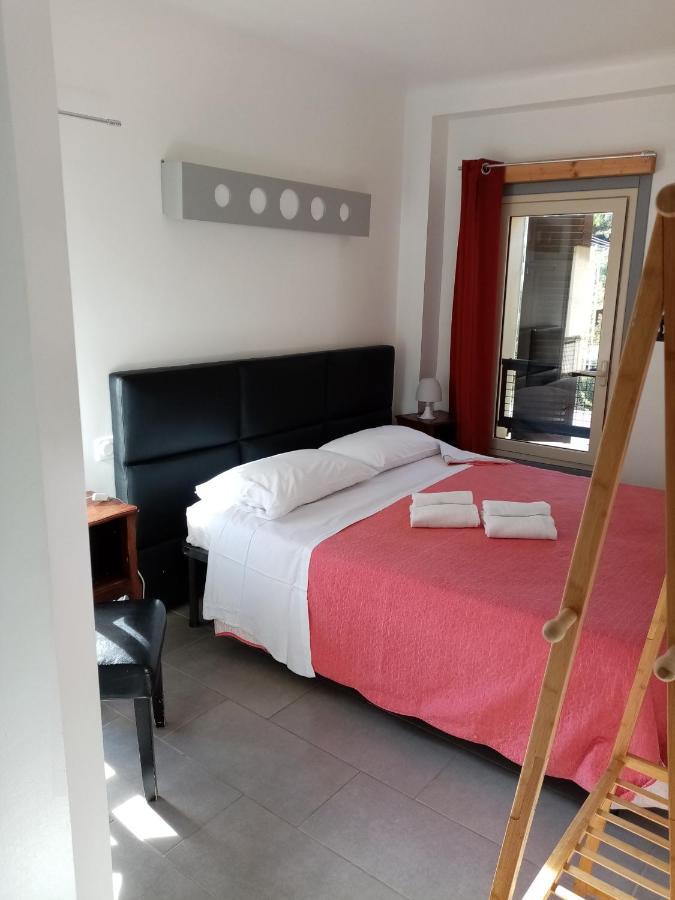 Le Relais De Monti Hotel ม็องตง ภายนอก รูปภาพ