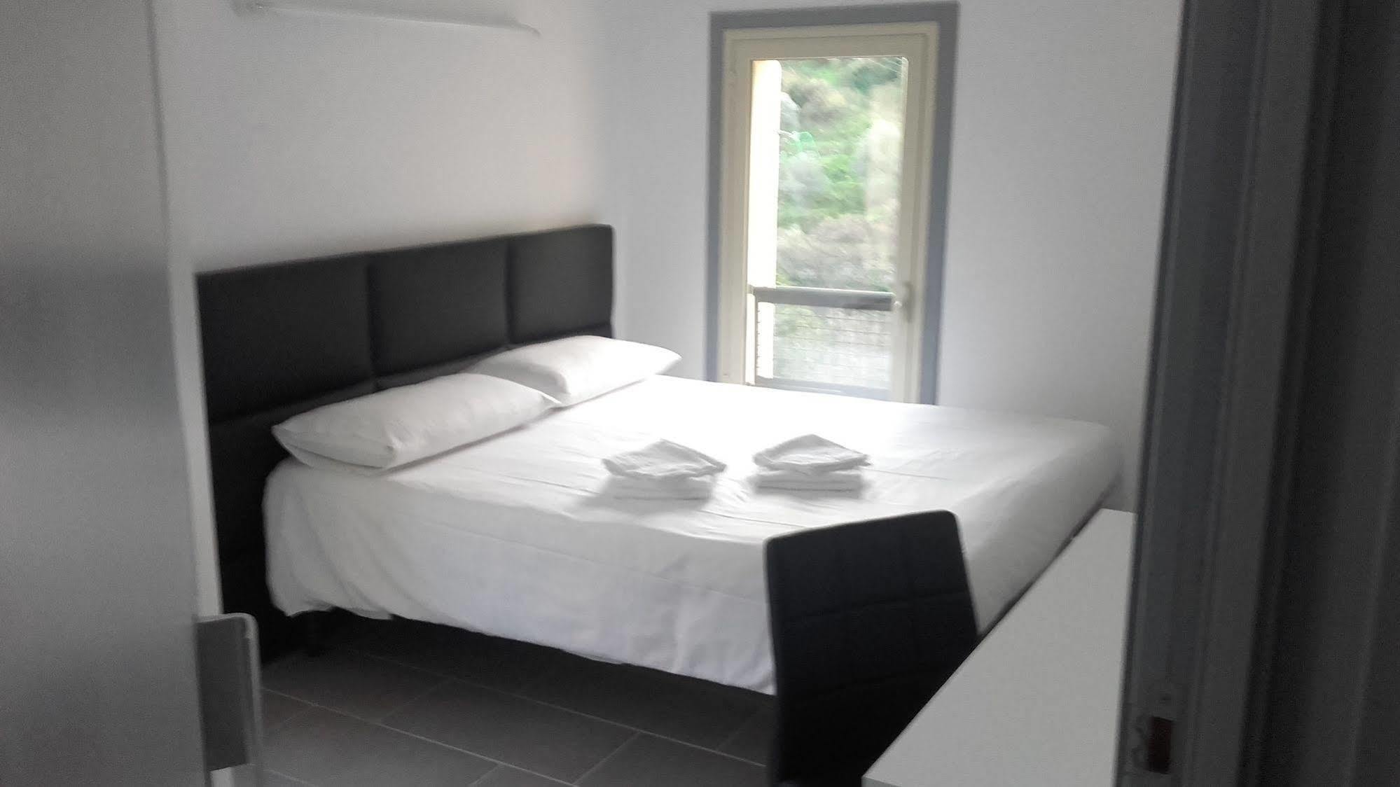 Le Relais De Monti Hotel ม็องตง ภายนอก รูปภาพ