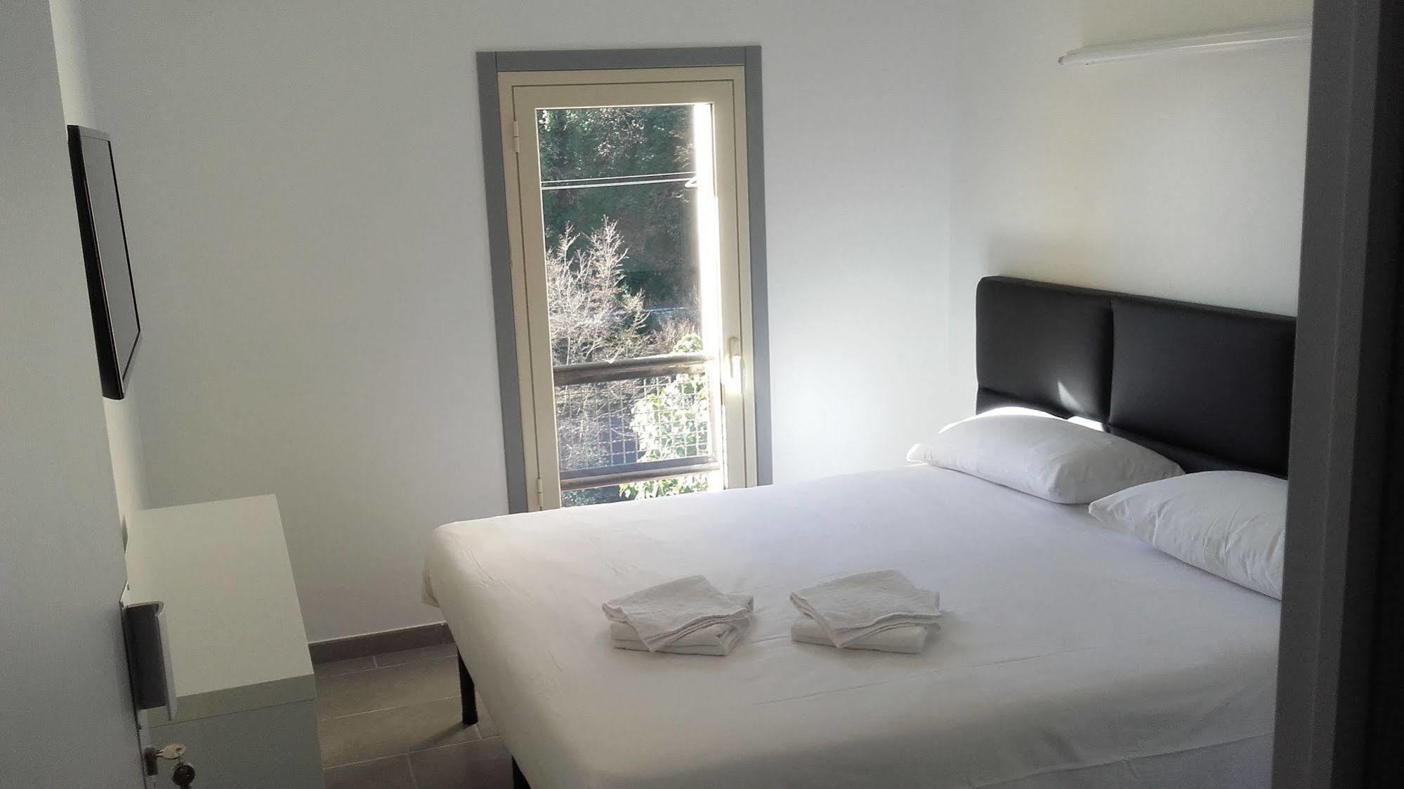 Le Relais De Monti Hotel ม็องตง ภายนอก รูปภาพ